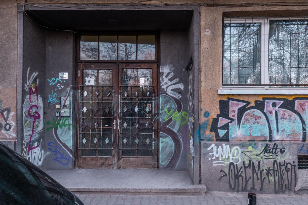 Industrial 2-Bdr Flat By The National Stadium Szófia Kültér fotó
